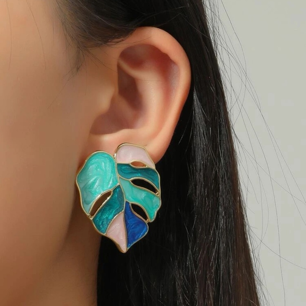 ⭐️3/$25⭐️ NWT Tropical Beach Leaf Summer Earrings